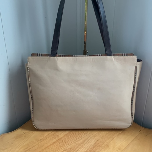 Burberry's Double Handle Large Beige Tote Shadow Horse Haymarket Check Trim GUC - Picture 3 of 13